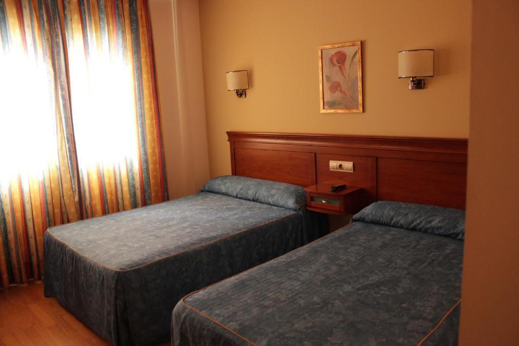 Hostal Tio Pepe II Bembibre  Екстер'єр фото